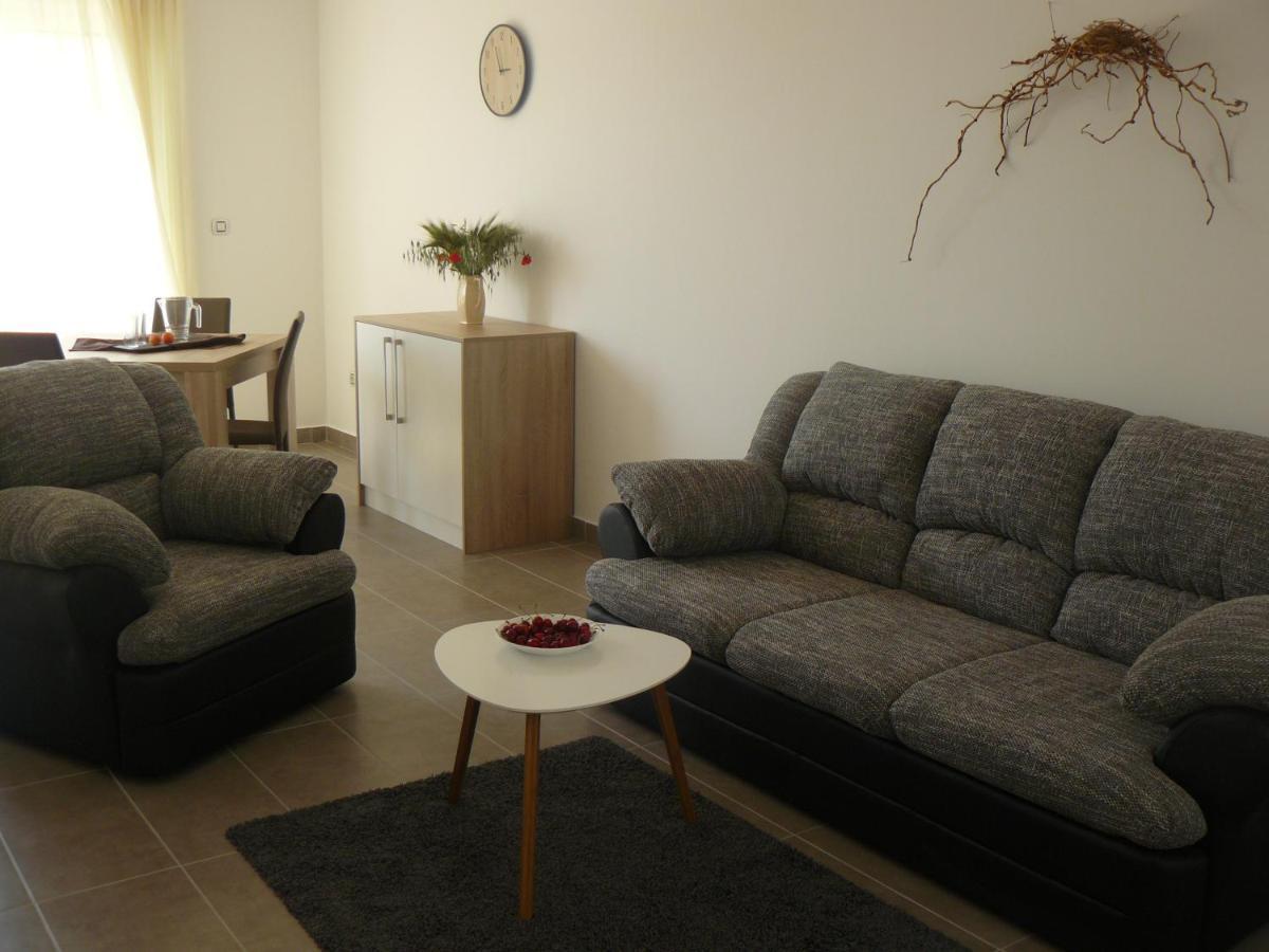Our Nest Accommodation Privlaka  Esterno foto