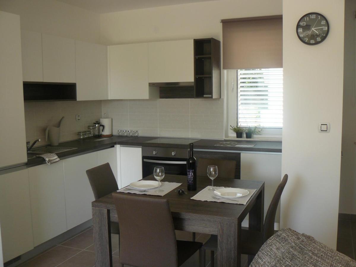 Our Nest Accommodation Privlaka  Esterno foto