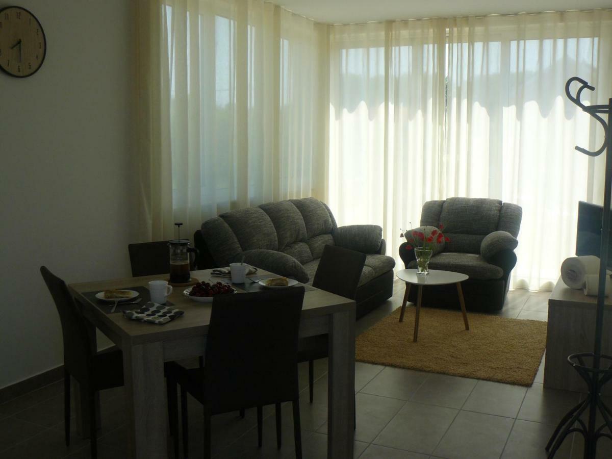 Our Nest Accommodation Privlaka  Esterno foto