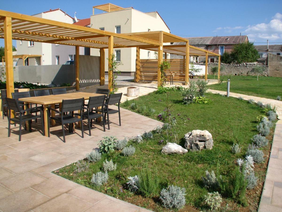Our Nest Accommodation Privlaka  Esterno foto