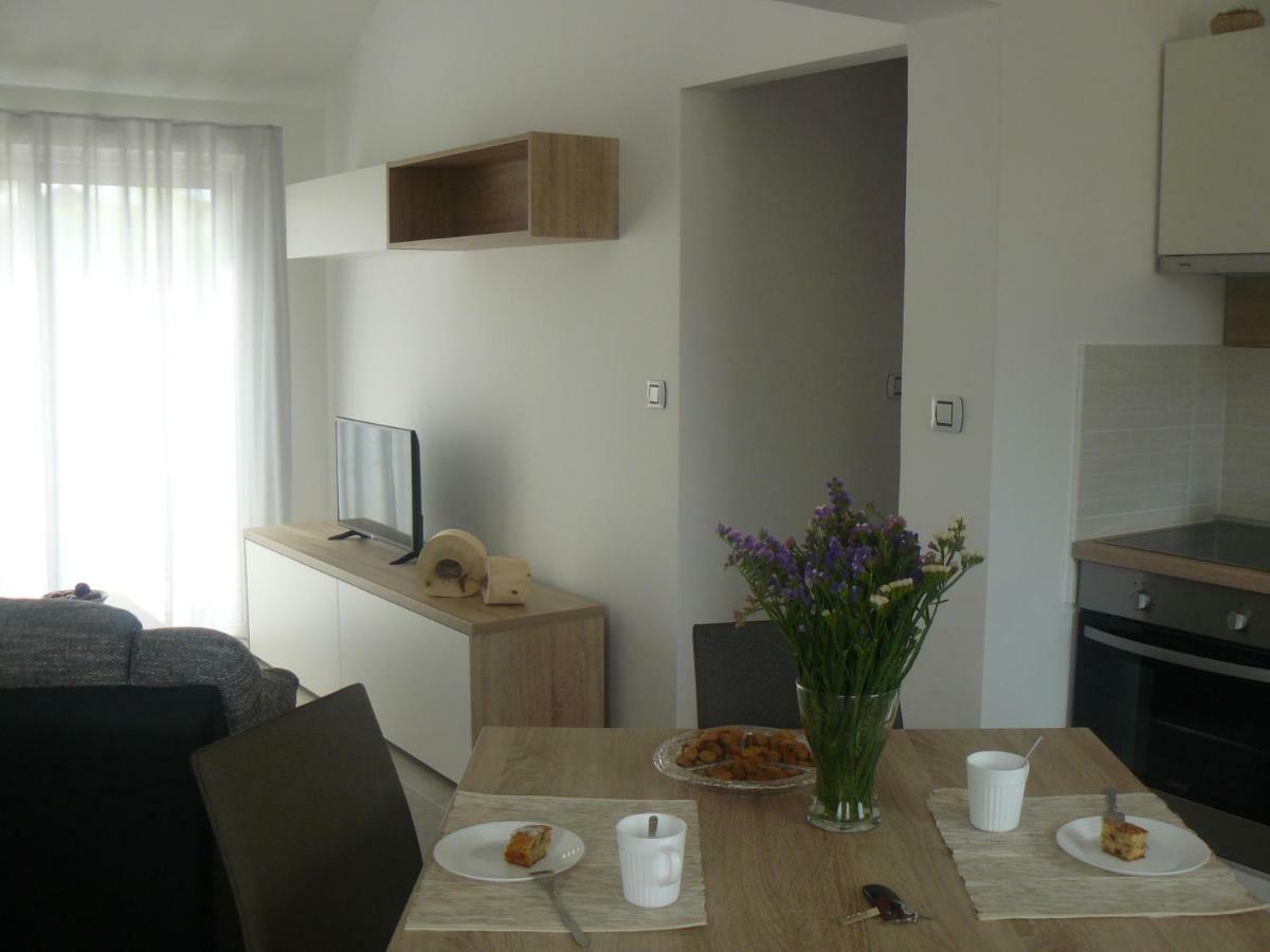 Our Nest Accommodation Privlaka  Esterno foto