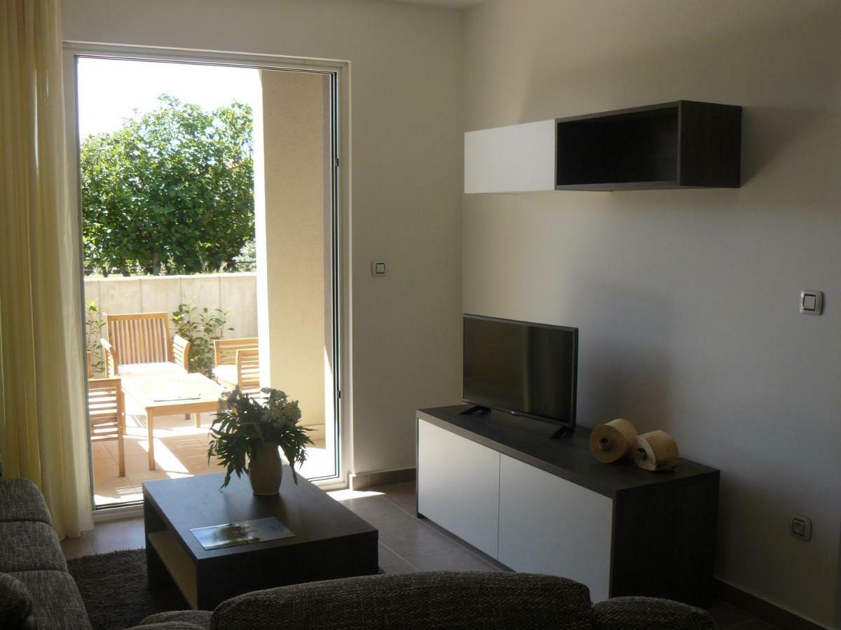 Our Nest Accommodation Privlaka  Esterno foto