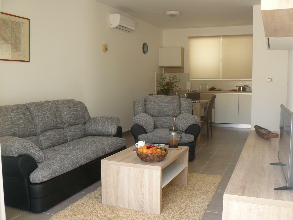 Our Nest Accommodation Privlaka  Esterno foto